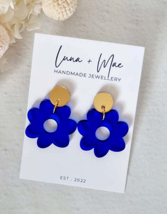 Daisy Blue Dangle earring