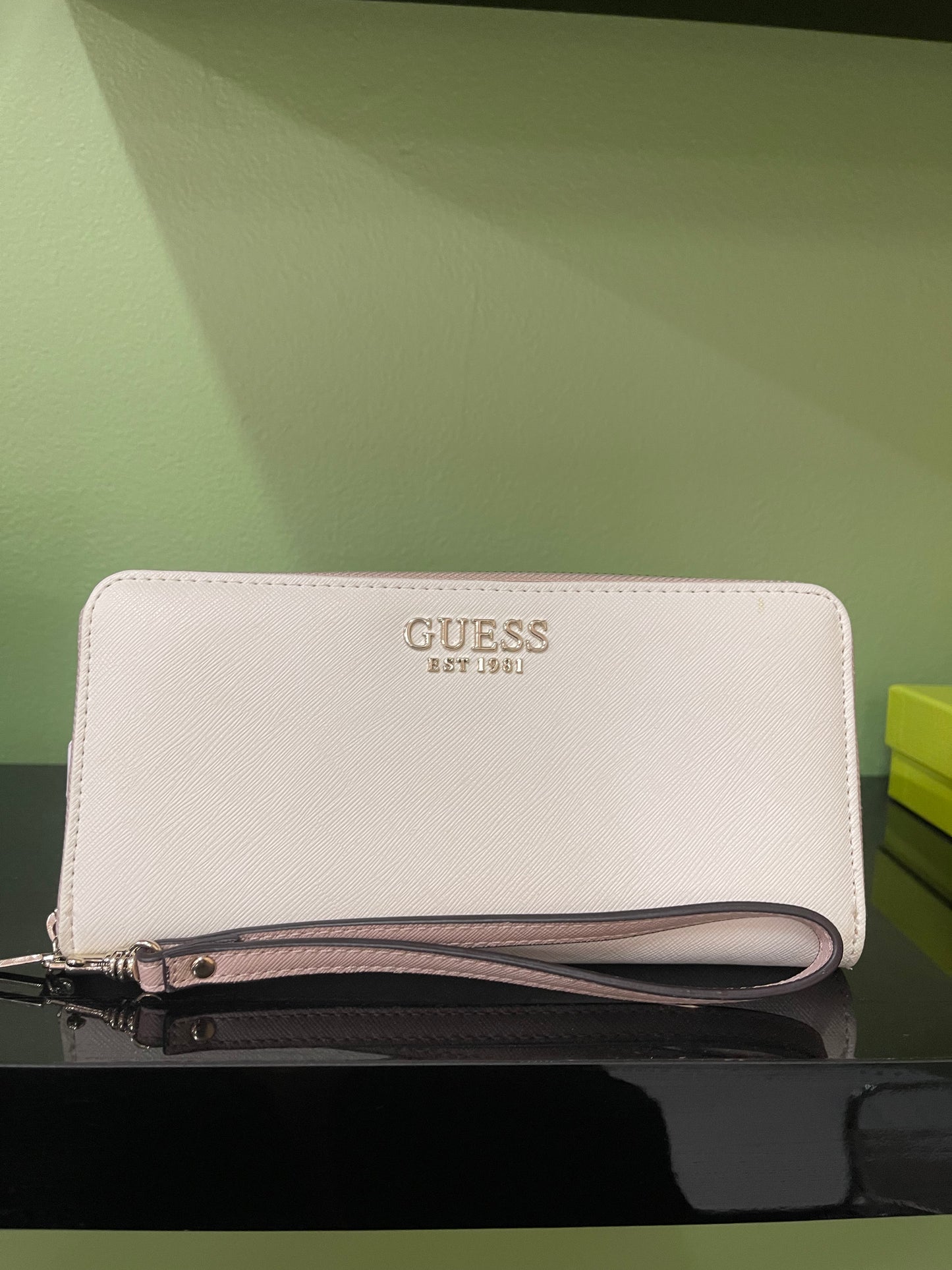 Guess mini clutch