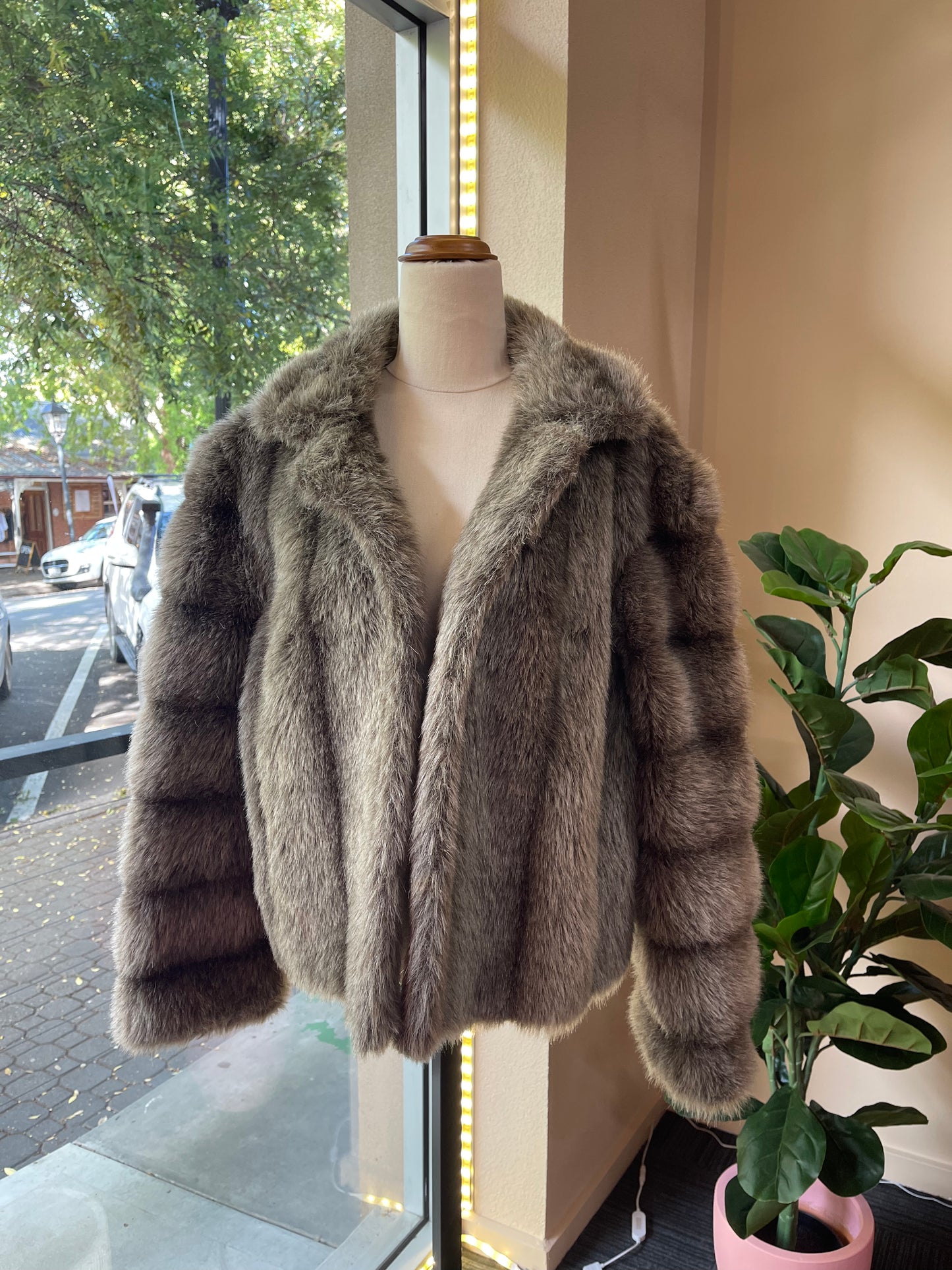 Faux fur coat - 12